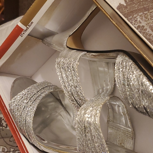 Pierre Dumas Silver glittery heels - Picture 2 of 4